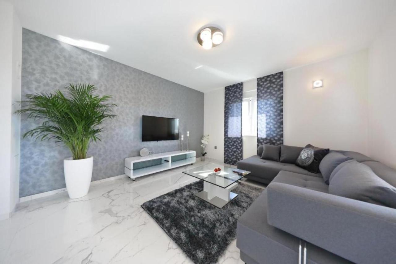 Luxury Majpruz Suites I Zara Esterno foto