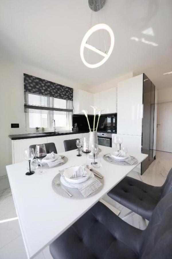 Luxury Majpruz Suites I Zara Esterno foto